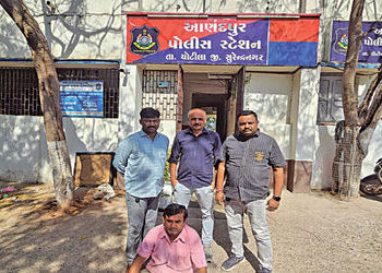 ચોટીલાના ગુંદા ગામે 13 વર્ષથી પ્રેક્ટિસ કરતો બોગસ ડોક્ટર ઝડપાયો | A bogus doctor practicing for 13 y…