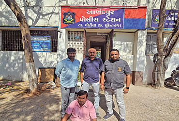 ચોટીલાના ગુંદા ગામે 13 વર્ષથી પ્રેક્ટિસ કરતો બોગસ ડોક્ટર ઝડપાયો | A bogus doctor practicing for 13 y…