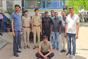 વઢવાણના વસ્તડી નજીક ટેન્કરમાં છુપાવીને લઇ જવાતો 95 લાખનો દારૂ ઝડપાયો | Liquor worth Rs 95 lakhs seiz…