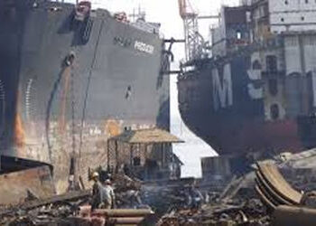 અલંગમાં પ્રોડક્શન ધીમું પડતા સ્ક્રેપના ભાવ વધ્યા | Scrap prices rise as production slows in Alang