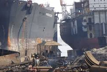 અલંગમાં પ્રોડક્શન ધીમું પડતા સ્ક્રેપના ભાવ વધ્યા | Scrap prices rise as production slows in Alang