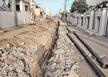 લીંબડીમાં બાર મહિના પહેલા બનાવેલો સીસી રોડ ખોદી પાણીની લાઇનો નખાઇ | CC road built twelve months ago …