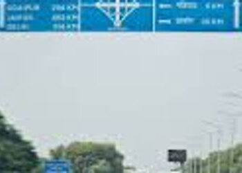 કન્ટેનરમાં આગ ફાટી નીકળતા ગભરાટ એક્સપ્રેસ હાઇવે પર સાંજે વાહનો કલાકો સુધી ટ્રાફિકજામમાં ફસાયા | traf…