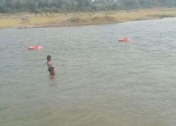 મહીસાગર નદીમાં નહાવા પડેલા 4 વિદ્યાર્થીઓ ડૂબ્યા, 2 નાં મોત | 4 students drowned while bathing in Mah…