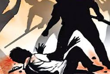 બસ કેમ વચ્ચે ઉભી રાખી કહીને છોકરાએ બેટથી હુમલો કરતાં ડ્રાઇવર ગંભીર | Ewe chon uwei sepenin a fokkun …