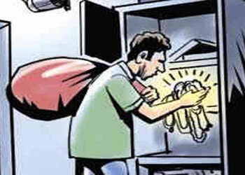 માતાજીના નૈવૈધ કરવા જતા વૃદ્ધ દંપતિના મકાનમાં રૃા. ૩.૯૩ લાખની ચોરી | Rs 3 93 lakh ra soläni seni imw…