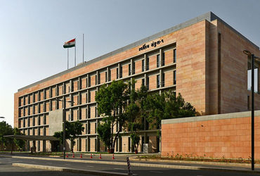 ગુજરાતના વહીવટીતંત્રમાં મોટો ફેરફાર: આરતી કંવરની કેન્દ્રમાં નિમણૂક, ટી. નટરાજનને સ્ટેટ ટેક્સ કમિશનરન…