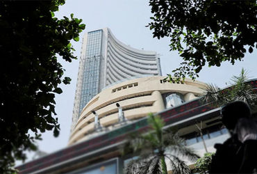 બેંકિંગ, ઓટો, કન્ઝયુમર શેરો ફંડોનું ઘટાડે શોર્ટ કવરિંગ : સેન્સેક્સ 787 પોઈન્ટ ઉછળી 74107 | Banking a…