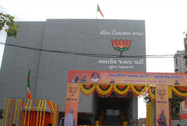 ભાજપમાં એક વ્યક્તિ એક હોદ્દો માત્ર દેખાડા માટે જ છે ? : પહેલા સંગઠનમાં હોદ્દો મેળવવા તો હવે ટિકિટ મે…