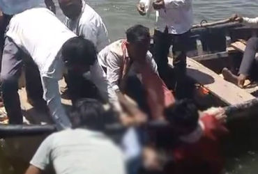 પંચમહાલ: પાનમ નદીમાં હોડી પલટી જતાં પિતા-પુત્રનું ડૂબી જવાથી કરુણ મોત, પરિવારમાં માતમ | Father and s…