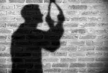 સયાજીગંજની હોટલમાં યુવકનો ગળાફાંસો ખાઇને આપઘાત | Youth commits suicide by hanging himself in Sayajig…