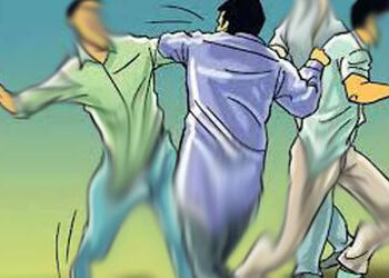 પાળિયાદમાં રહેતા કિન્નરને માર મારી લૂંટ ચલાવી | A transgender living in Paliyad was beaten and robbe…