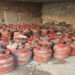 જેતપુરમાં ટેક્સટાઇલ મિલમાંથી 93 LPG સિલિન્ડર કબજે | 93 LPG cylinders seized from textile mill in Jet…