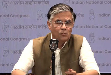 કોંગ્રેસ નેતા પવન ખેડાને મોટી રાહત: ‘પાસપોર્ટ વિવાદ’માં હાઈકોર્ટે ધરપકડ પર લગાવી રોક, આસામ CMના પત્ન…