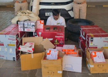 પેમેન્ટનો બનાવટી સ્ક્રીન શોટ મોકલીને છેતરપિંડી કરતો ગઠિયો અંતે ઝડપાયો | sarkehj police nabbed fraude…