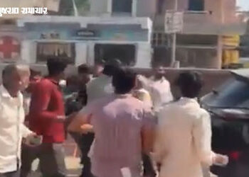 વડોદરા: સાવલીમાં સમરાંગણ! ચૂંટણી ફોર્મ ભરવા બાબતે બે જૂથો બાખડ્યા | Two Groups Fight Over Nomination…