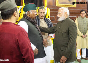 મહિલા અનામત મુદ્દે ભાજપ VS કોંગ્રેસ: PM મોદીના પત્ર પર ખડગેનો સવાલ- સરકાર ઉતાવળમાં કેમ? | Women Rese…