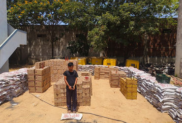 એસપી રીંગ પર રામોલ પાસેથી એક કરોડનો વિદેશી દારૂ ભરેલી ટ્રક ઝડપાઇ | SMC nabbed driver with IMFL worth…