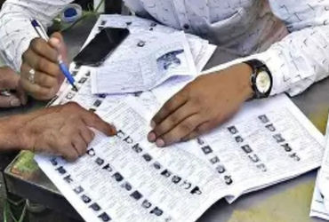 એસઆઇઆર હેઠળ 12 રાજ્યોમાં કુલ 5.2 કરોડ નામ હટાવાયા | A total of 5 2 crore names were removed in 12 st…