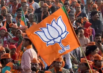 ભાજપમાં અસંતોષનો ચરુ ઉકળ્યો, નેતાઓ ડેમેજ કન્ટ્રોલ કરવા દોડ્યા, બંધબારણે બેઠકોનો દોર | Ticket Row Spa…