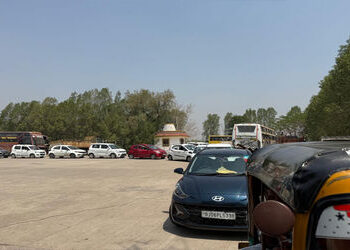 વડોદરા RTOમાં સર્વર ડાઉન થતા અરજદારો પરેશાન : ડ્રાઇવિંગ ટેસ્ટ માટે પહોંચેલા લોકોને ધક્કો પડ્યો | App…