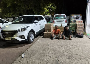 અમદાવાદ: નરોડા નજીક SUV કારમાંથી ઝડપાયો વિદેશી દારૂ, 12 લાખના મુદ્દામાલ સાથે બે શખસો ઝડપાયા | Ahmeda…