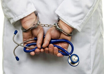 લાલપુરના સીંગચ ગામની સીમ વિસ્તારમાંથી વધુ એક ડિગ્રી વગરનો બોગસ તબીબ SOGના હાથે પકડાયો | bogus doctor…