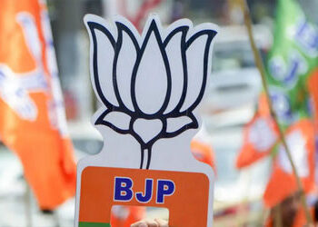 વડોદરા પાલિકાની વોર્ડ-6માં ‘સુવિધા નહીં તો વોટ નહીં’ ના બેનરો લાગ્યા | ‘No facilities no votes’ bann…