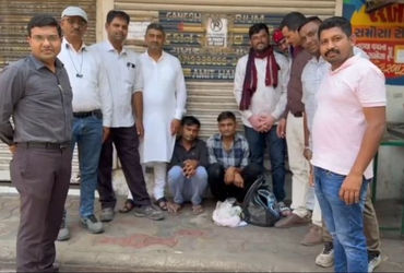 અમદાવાદમાં ક્રાઈમ બ્રાન્ચની મોટી કાર્યવાહી: ઘીકાંટા વિસ્તારમાંથી 12 લાખના મેફેડ્રોન ડ્રગ્સ સાથે બે ઝ…