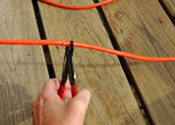 વીજ કંપની ટીમ ઉપર પથ્થર મારો કરતા કર્મચારી ઘાયલ | Emon chon angangen ewe kompenien karak a feiengau …