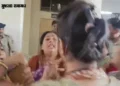 VIDEO : વડોદરાના વધુ એક વોર્ડમાં ભાજપ-કોંગ્રેસ વચ્ચે રાજકીય ઘમાસાણ, સમા મામલતદાર કચેરી બની સમરાંગણ, …