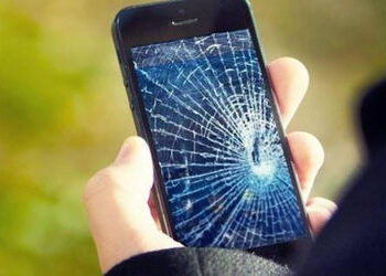 યુનિ.ના કાઉન્સિલિંગ સેન્ટર પાસે એક વર્ષમાં મોબાઈલ એડિકશનના 40 કેસ આવ્યા | mobile addiction cases on …