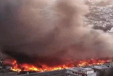 લખનઉમાં 100થી વધુ સિલિન્ડર બ્લાસ્ટ થતાં 1000થી વધુ ઝૂંપડા રાખ, 10 કિ.મી. દૂરથી ધૂમાડો દેખાયો | Luckn…