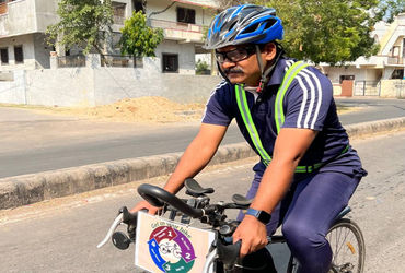 વડોદરાના શિક્ષક સુનિલ પટેલે સાઇકલિંગમાં બનાવ્યો ત્રીજો રાષ્ટ્રીય રેકોર્ડ | Vadodara teacher Sunil Pa…