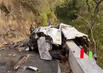 તમિલનાડુમાં વેકેશન માણવા જતા શિક્ષકોની વાન ખીણમાં ખાબકી, 9ના કરૂણ મોતથી PM મોદી પણ દુઃખી | Tamil Nad…