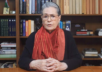 સોનિયા ગાંધીની મુશ્કેલી વધી: નાગરિકતા પહેલા વોટર લિસ્ટમાં નામ કેવી રીતે આવ્યું? કોર્ટે માંગ્યો જવાબ …