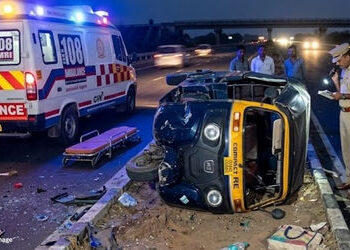 અમદાવાદ: બાવળા-બગોદરા હાઇવે પર ગમખ્વાર અકસ્માત, કેરાળા બ્રિજ પાસે રિક્ષા પલટી ખાતા ચાલકનું મોત | Ahm…