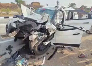 પાવાગઢથી પરત ફરતા પરિવારને ભીટોડી હાઈવે પર નડ્યો અકસ્માત, ત્રણ બાળકોના મોત, 9 લોકોને ઈજા | pavagadh …