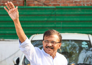 સુરતમાં પરપ્રાંતીયોના પલાયન મુદ્દે સંજય રાઉત આક્રમક, કહ્યું- ‘ગુજરાતમાં બધુ બરાબર કેમ નથી?…’ | san…