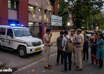 ગાંધીનગરમાં અભ્યાસ કરતા આશાસ્પદ વિદ્યાર્થીનો આપઘાત, સેક્ટર-15ની હોસ્ટેલમાં ફાંસો ખાઈને જીવન ટૂંકાવ્ય…