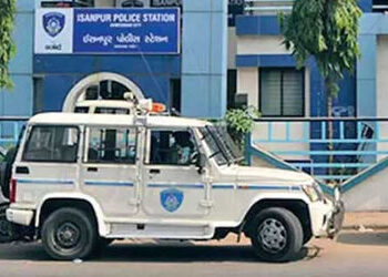 લગ્ન કરીને યુવતીએ પતિના ઘરે રહેવાનું કહેતા પોલીસ સ્ટેશનમાં મારા મારી | Iwe ekkewe polis lon Isanpur …