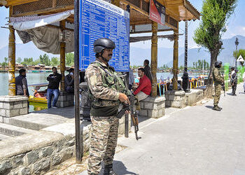 પહલગામ હુમલાને આજે એક વર્ષ: કાશ્મીર જતાં પર્યટકોમાં 40 ટકાનો જંગી ઘટાડો, ખીણમાં હજુ પણ ફફડાટ | pahal…