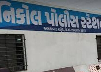 નિકોલમાં ગોડાઉનમાંથી રૃ.૨૩.૨૫ લાખના ૩૧ ટુ વ્હીલર ચોરાયા | 31 moped ra solá