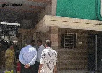 VIDEO | અમદાવાદ: ઘરમાં જ બનતું હતું નકલી ઘી! 400 કિલો જથ્થો જપ્ત કરી AMCએ કૌભાંડનો કર્યો પર્દાફાશ | …