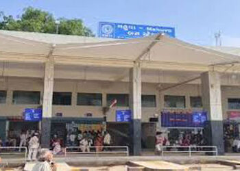 મહુવા એસ.ટી. ડેપોના એક્સપ્રેસ રૃટમાં મીની લાયબ્રેરીની સુવિધા અપાઈ | Mini library facility provided o…