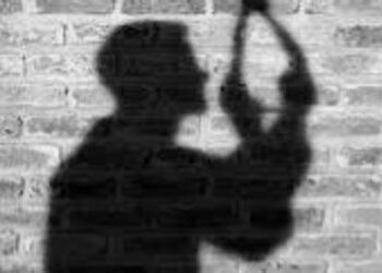 ઘડિયાળી પોળના સોનીનો ફાંસો ખાઇને આપઘાત | Soni commits suicide by hanging himself