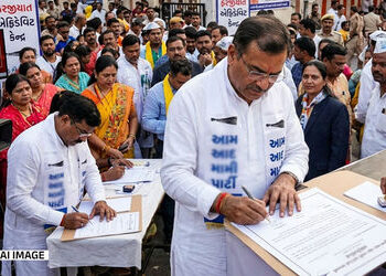 ‘હું પક્ષપલટો નહીં કરું…’, રાઘવ ચઢ્ઢા ભાજપમાં જોડાતાં ગુજરાત AAP એક્શન મોડમાં! સુરતમાં ઉમેદવારો પા…