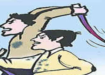 શાહીબાગમાં બે યુવકો પર તલવારથી જીવલેણ હુમલો કરતાં સારવાર હેઠળ | Ruemon sarafo ra atake lon Shahibaug