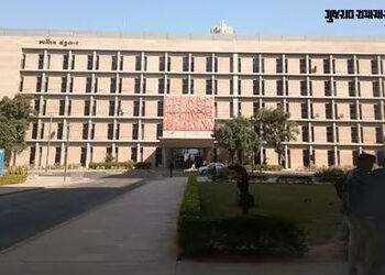 ગાંધીનગર: 5 અધિકારીઓની અધિક સચિવ અને 39ની નાયબ સચિવ તરીકે બઢતી, 21 સંયુક્ત સચિવની બદલી, જુઓ યાદી | G…