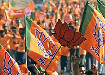 વડોદરા જિલ્લા પંચાયતના ઉમેદવારના વિજય સરઘસ દરમિયાન અનગઢમાં કાંકરીચાળો,દશરથમાં ઝપાઝપી | Clashes durin…